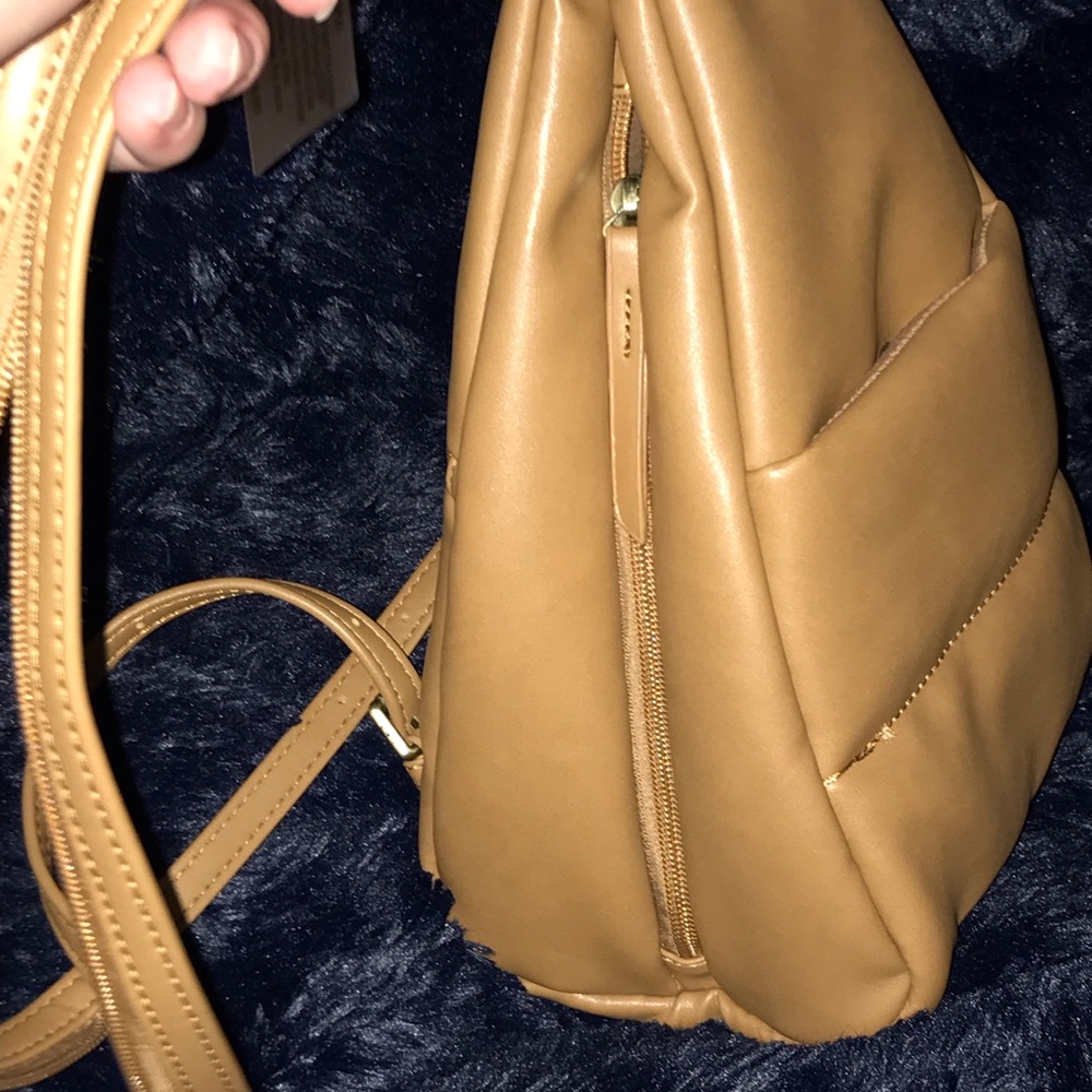 NWOT!!!! Tan/Camel Sling Backpack 🎒 - Picture 4 of 9